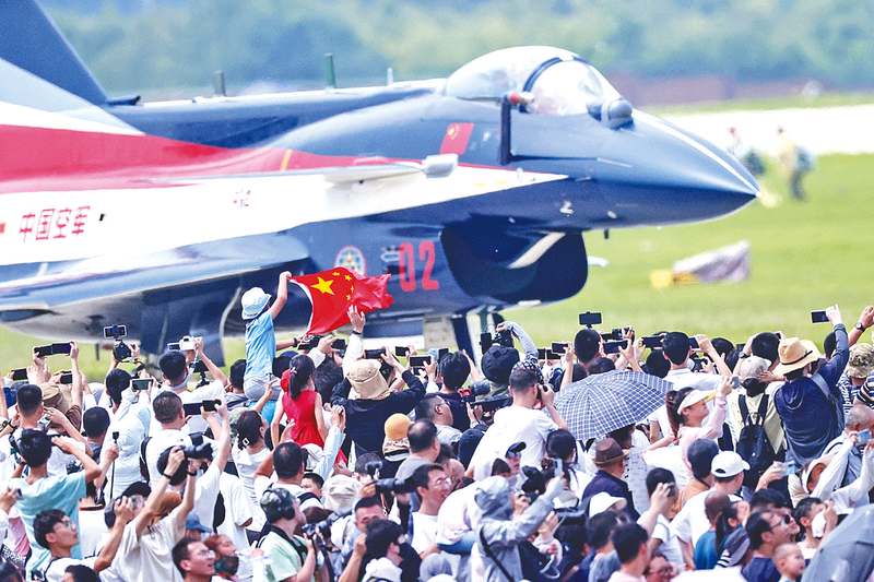 美女鸡巴免费看网站长春航空展迎来首个公众日